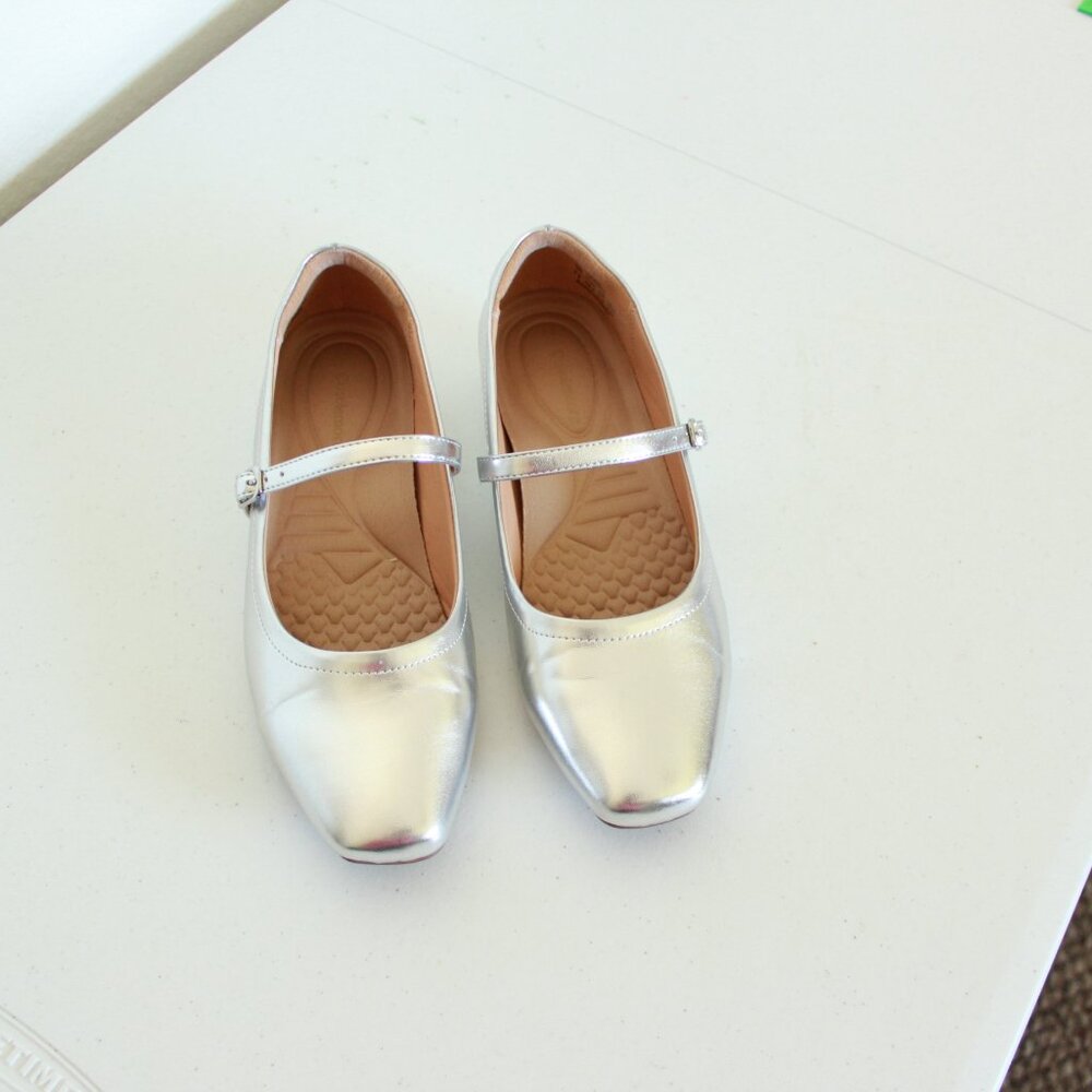 Cusolemore metallic silver mary jane flats size 7.5